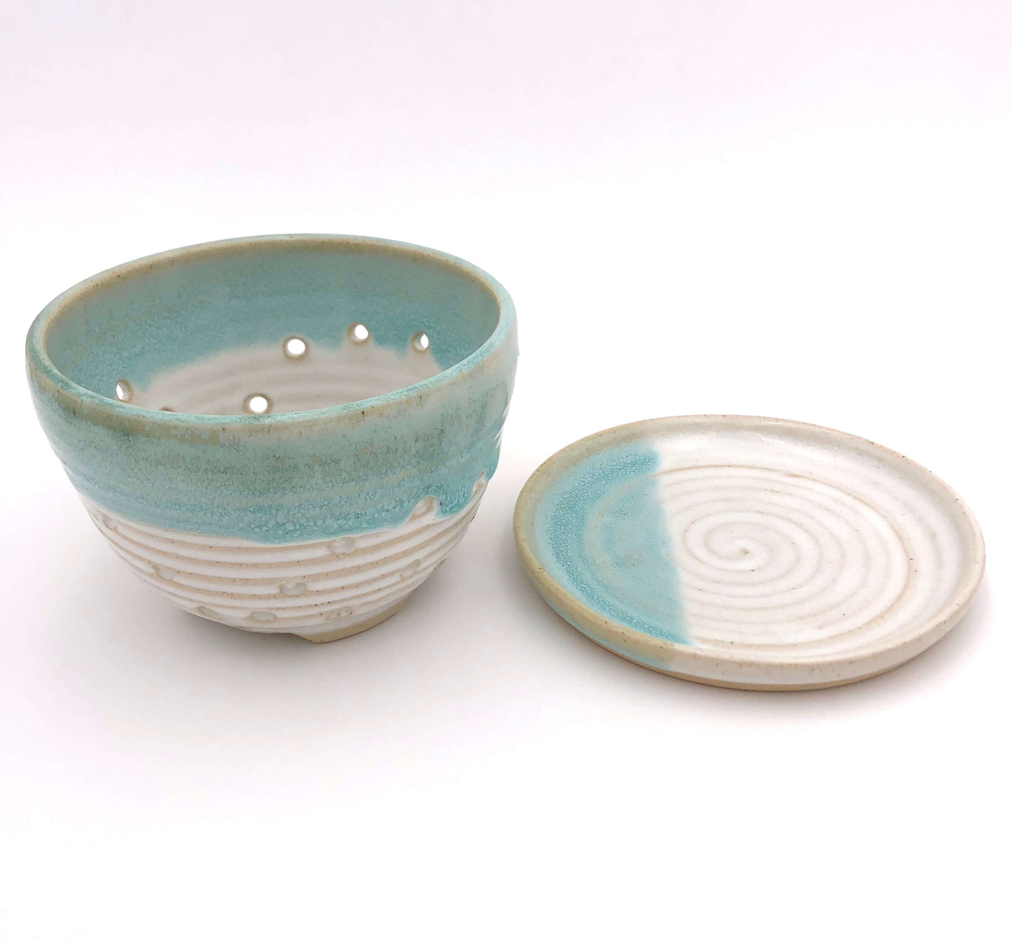 Classic Summer Berry Bowl With Saucer - Ceramic Colander