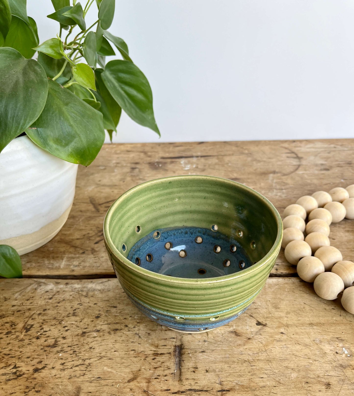 Classic Summer Berry Bowl With Saucer - Ceramic Colander