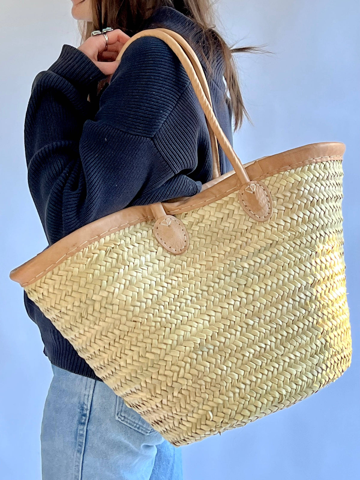 Medina - Long Handled Leather Trim Market