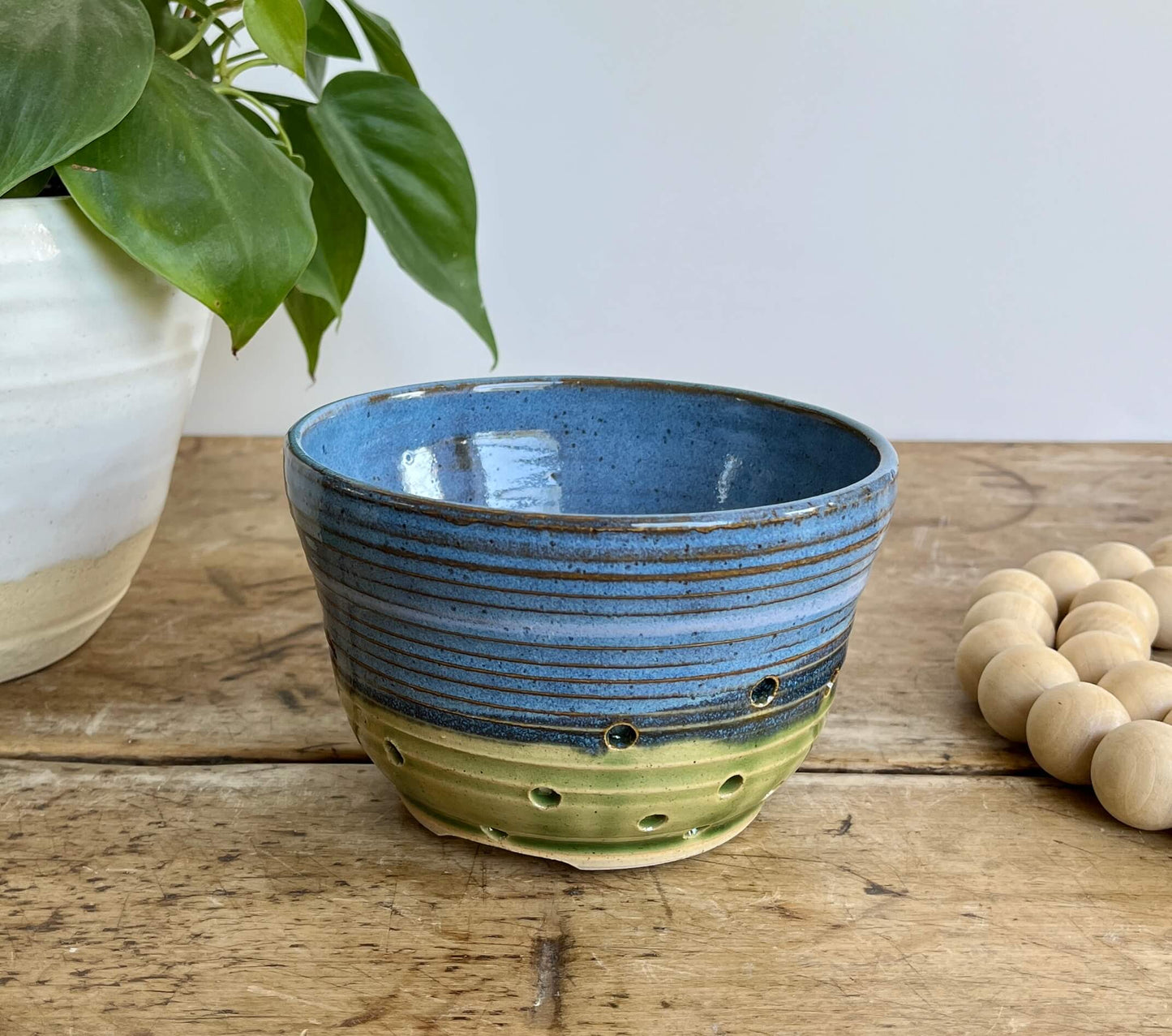 Classic Summer Berry Bowl With Saucer - Ceramic Colander