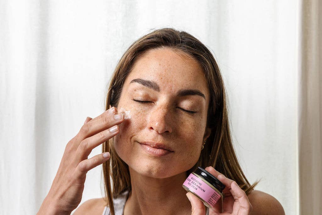 Rose Geranium Organic Herbal Face Cream / 1 oz