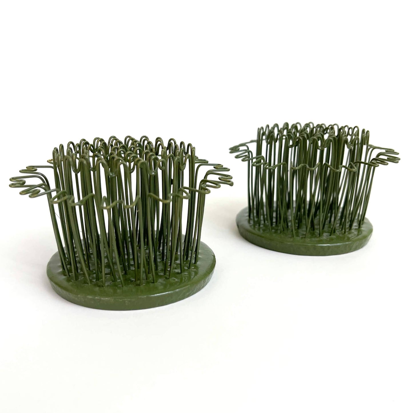 Floral Genius - Round Hairpin Flower Holder Flower Frog: 3-1/2"