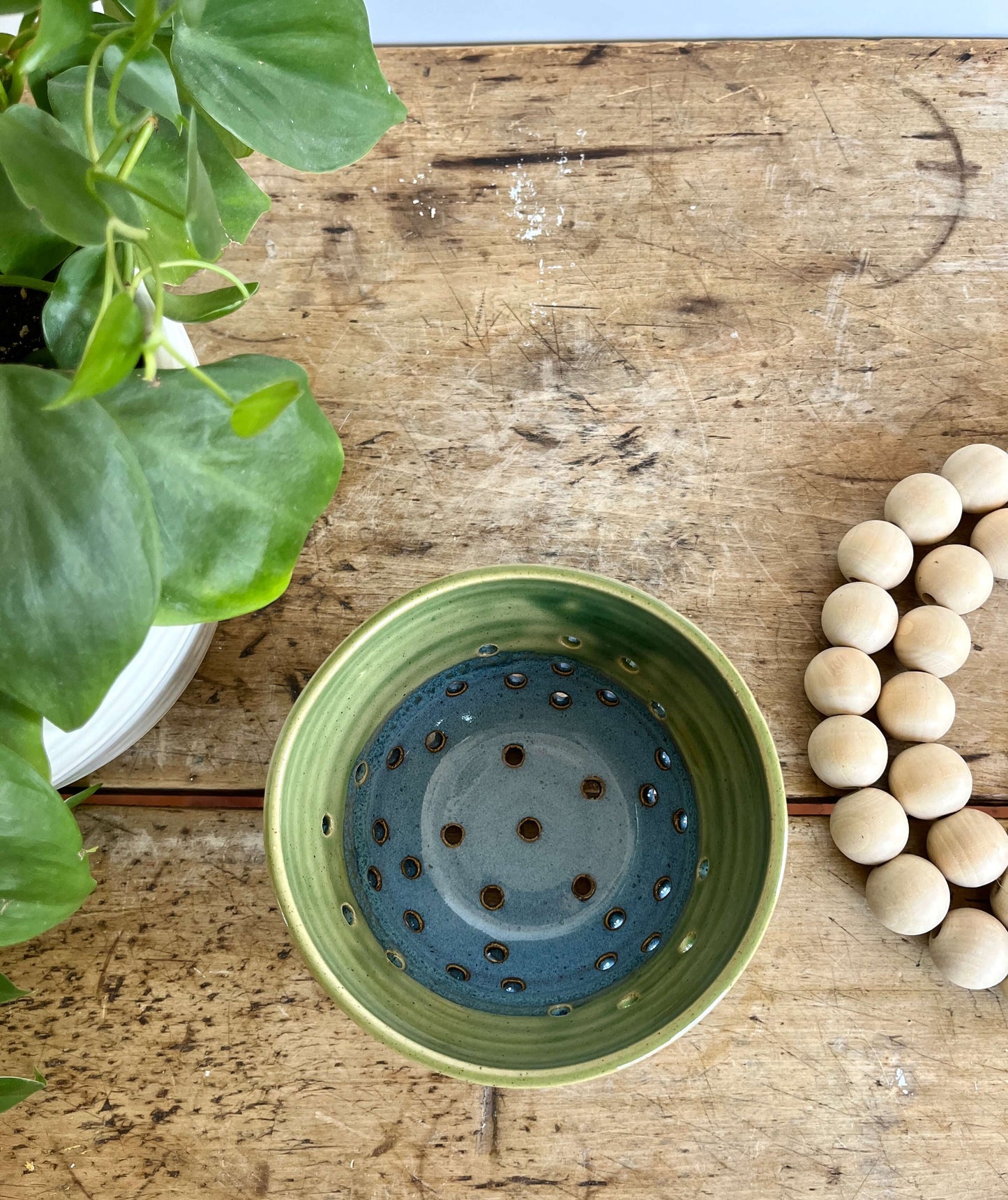 Classic Summer Berry Bowl With Saucer - Ceramic Colander