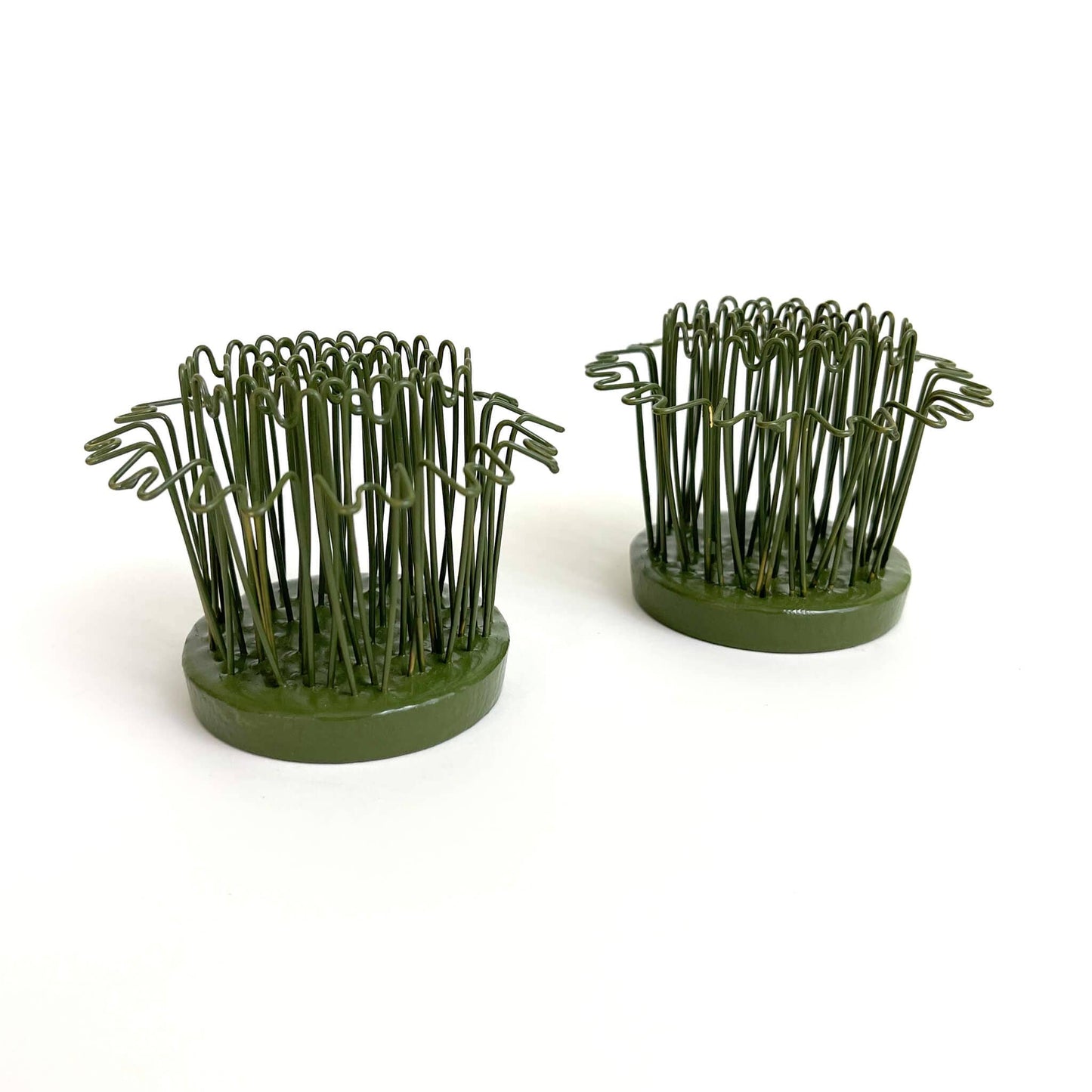 Floral Genius - Round Hairpin Flower Holder Flower Frog: 3-1/2"