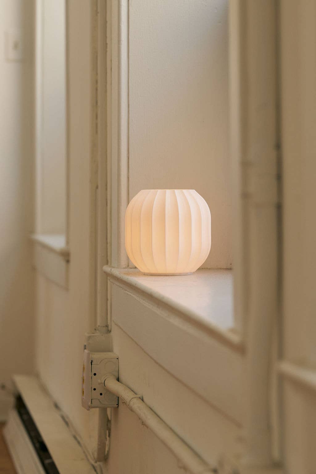 Humber - Mini Lantern Portable Lamp, Wireless and Rechargeable: Warm White