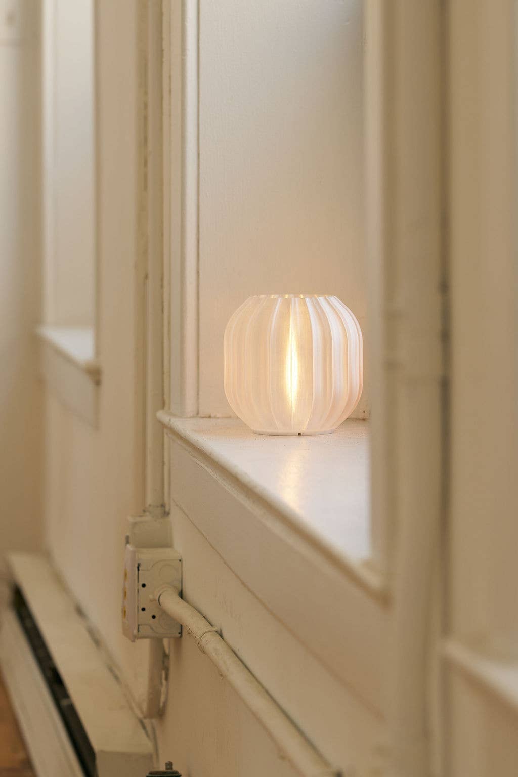 Humber - Mini Lantern Portable Lamp, Wireless and Rechargeable: Warm White