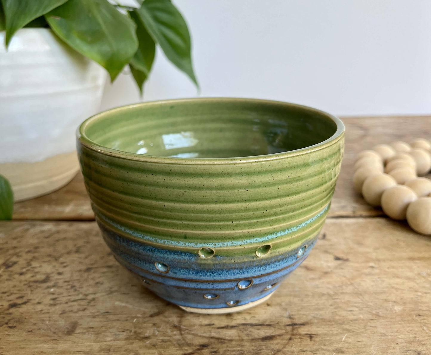 Classic Summer Berry Bowl With Saucer - Ceramic Colander