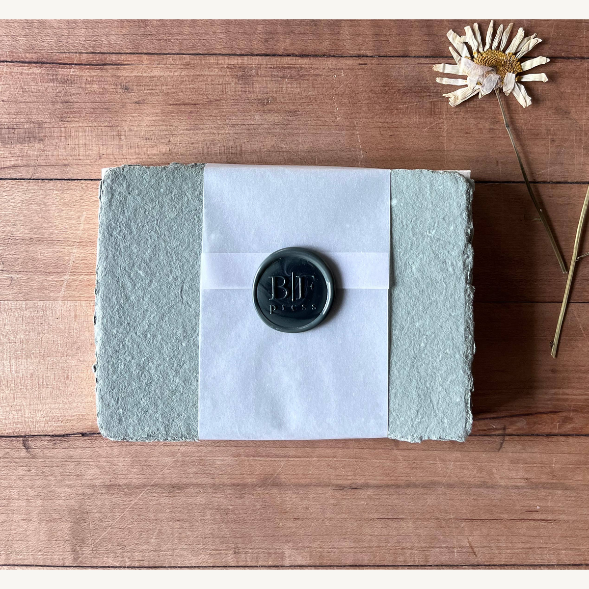 mini set of cards with envelopes moss gold off white_10