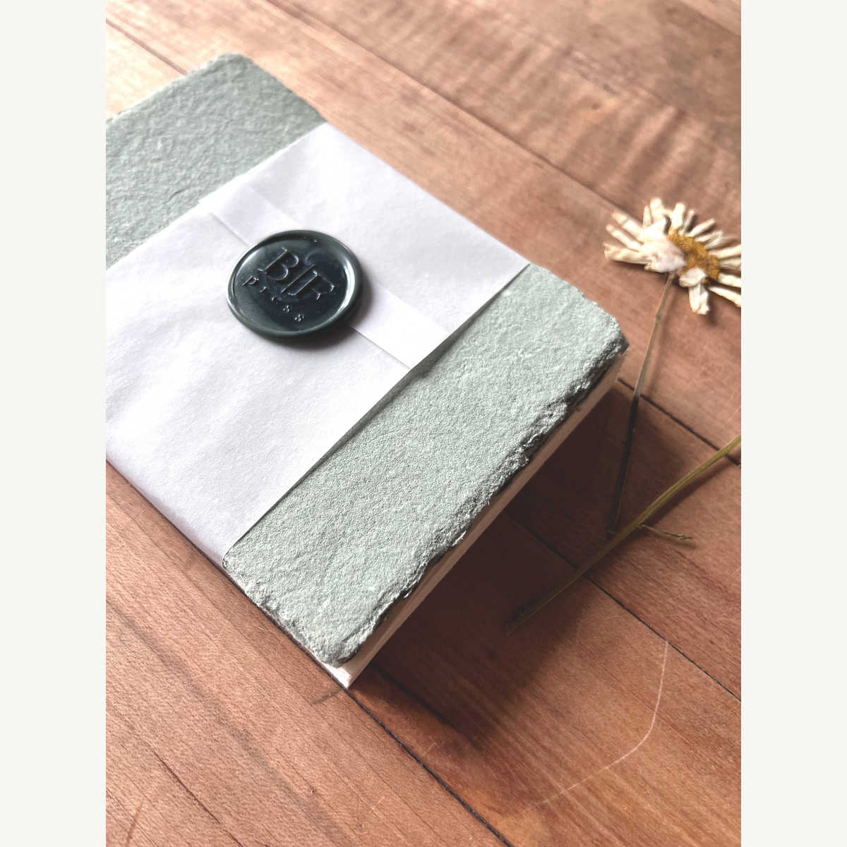 mini set of cards with envelopes moss gold off white_14
